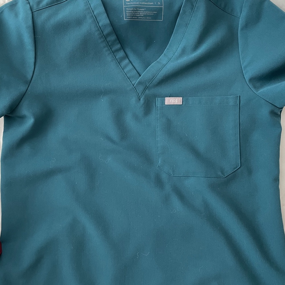 Figs catrina scrub top